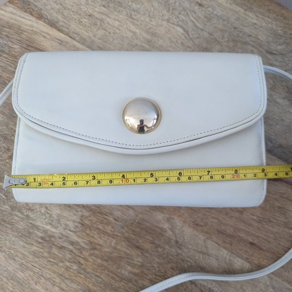Vintage White and Gold Purse - Picture 11 of 12